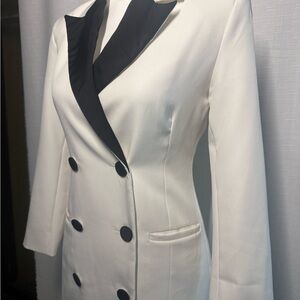 Steve Madden Women's White and Black Blazer